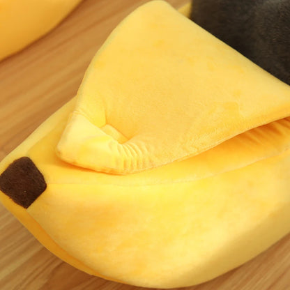 Cozy Banana-Shaped Pet Bed