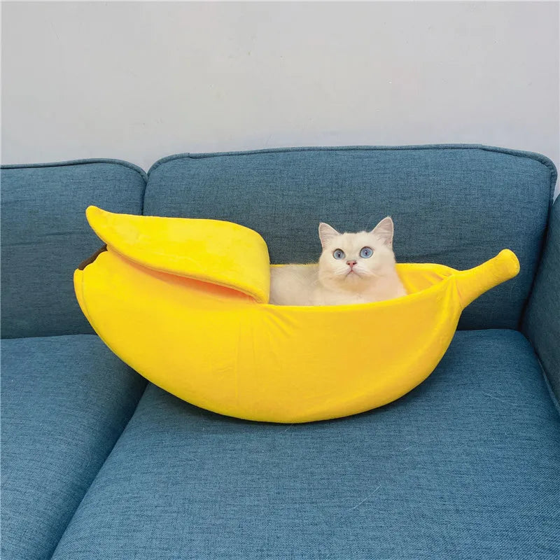 Cozy Banana-Shaped Pet Bed